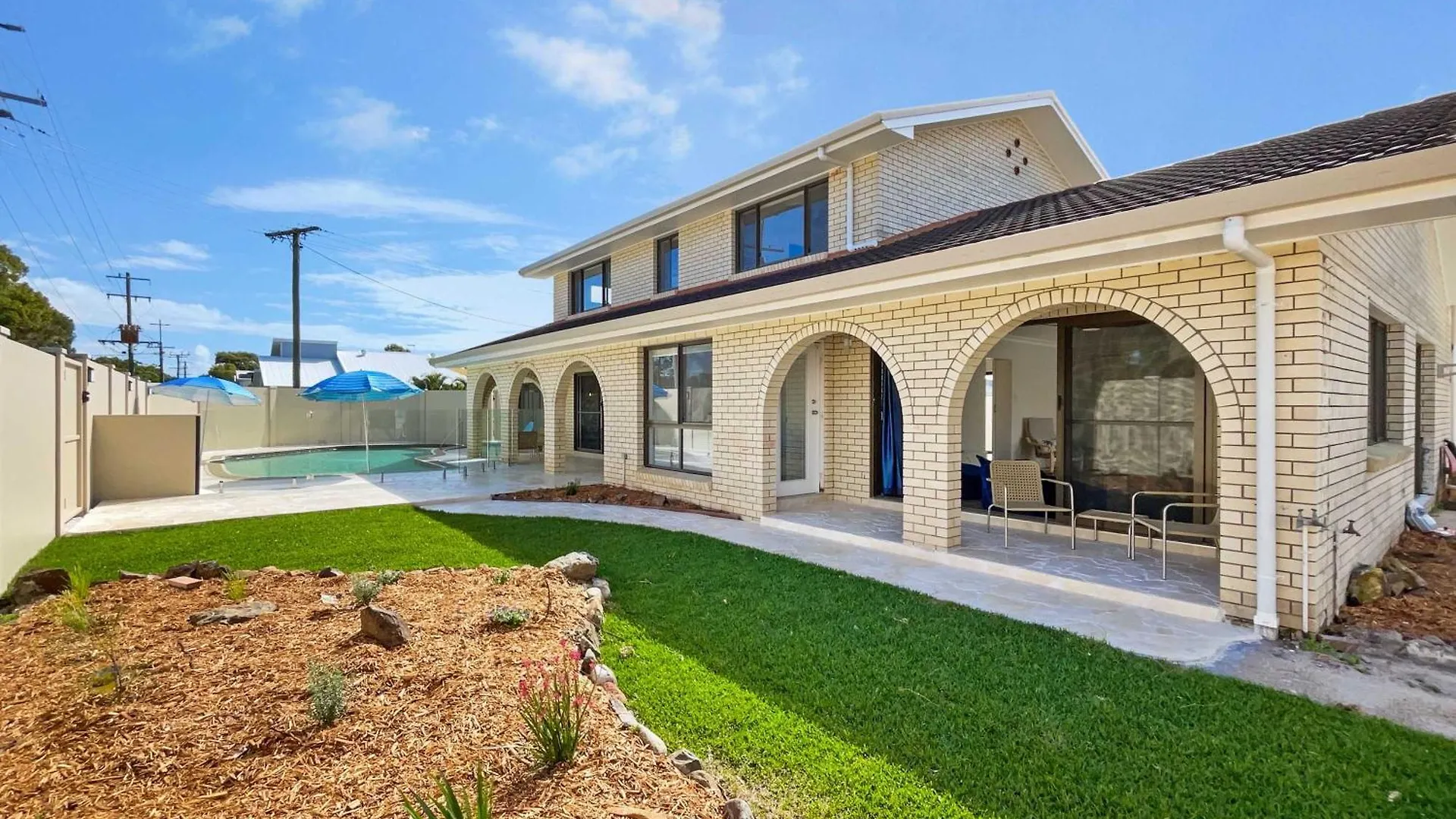 Bribie Beach House With Pool - Walk To Surf & Shops Woorim
