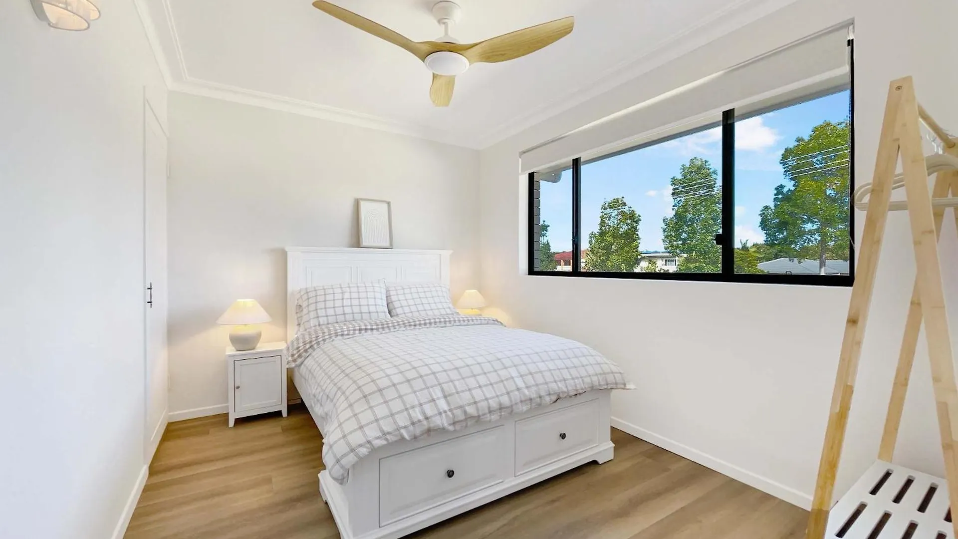 Bribie Beach House With Pool - Walk To Surf & Shops Woorim