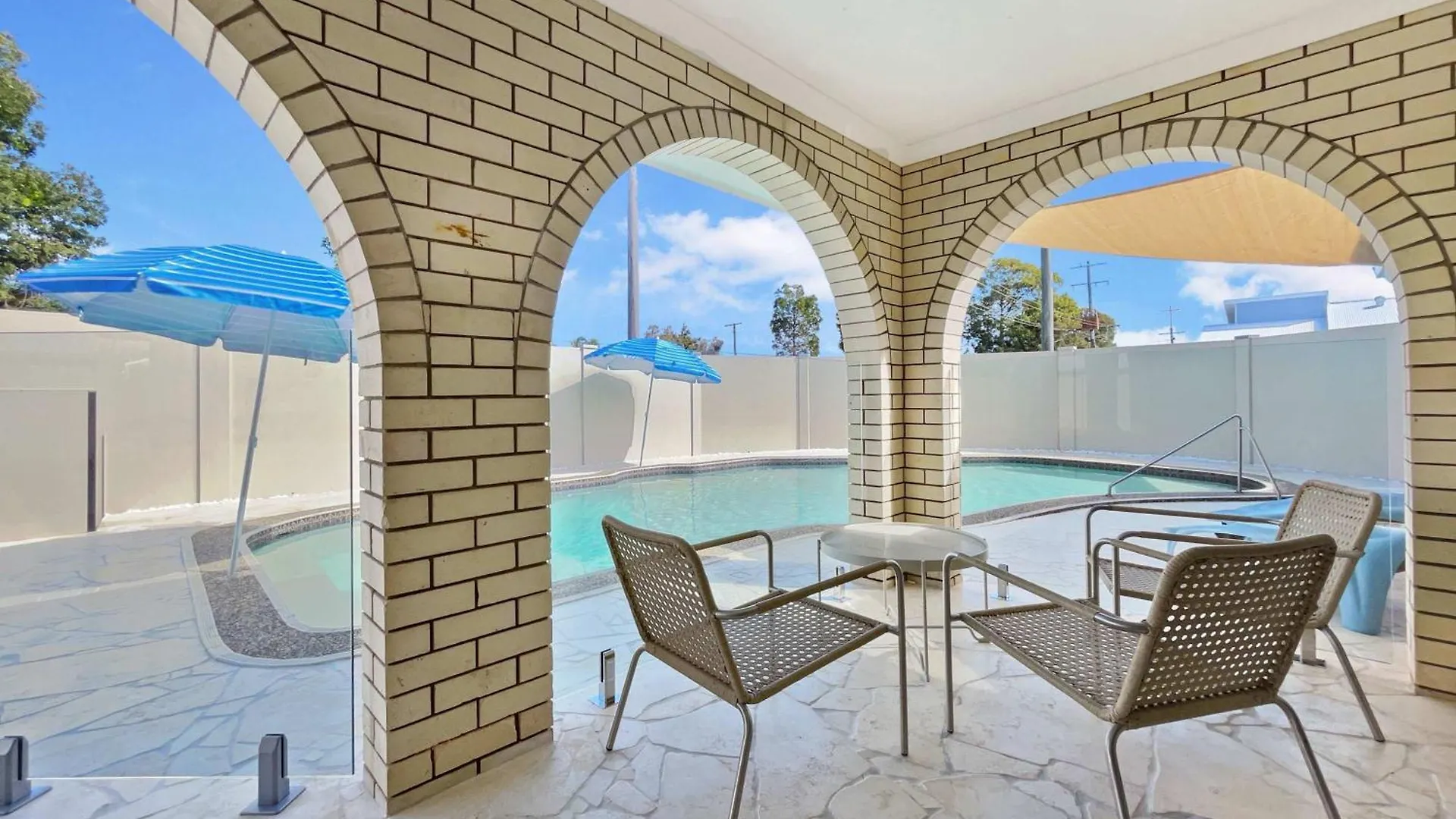 Bribie Beach House With Pool - Walk To Surf & Shops Woorim 0*,
