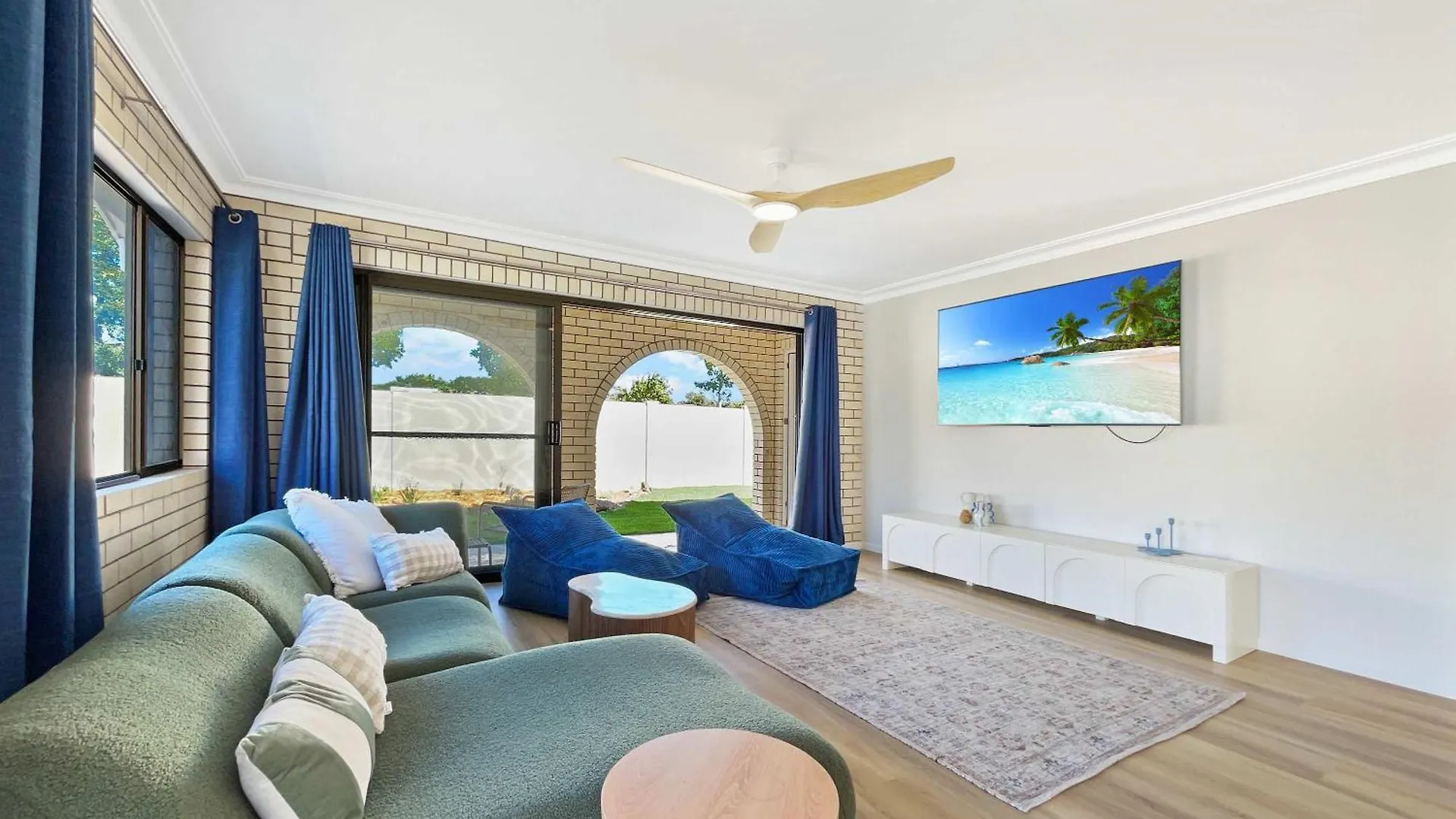 Bribie Beach House With Pool - Walk To Surf & Shops Woorim
